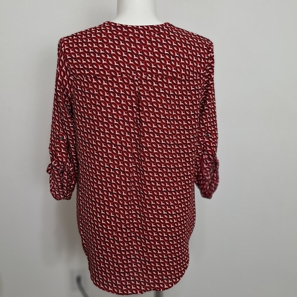 Red & White NEW Geometric Print Careerwear V-Neck Roll Tab Sleeve Blouse - Picture 3 of 15